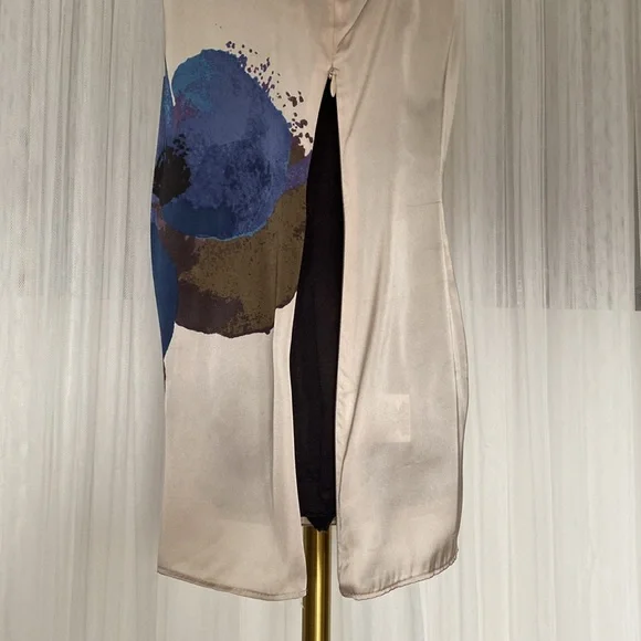 Banana Republic Floral Sleeveless Top - Blue/Purple and Sand. Size 4 - Picture 7 of 14